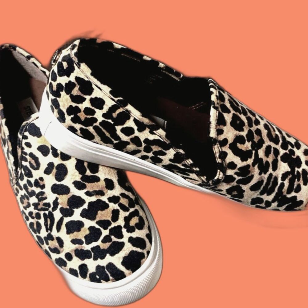Steve Madden Safari Slip On Shoes SIZE 8.5